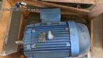 Motor el�trico WEG 8 polos 12,5 hp 873 rpm