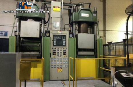 Prensa dupla hidr�ulica para vulcaniza��o de pe�as t�cnicas de borracha TUNG YU 350 toneladas