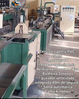 Extrusora para perfil de PVC com rosca de 45 mm
