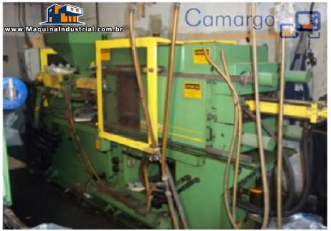 Injetora de pl�sticos Oriente