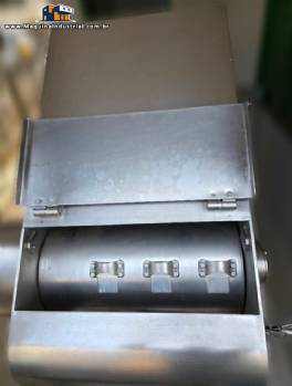 Quebrador de bloco em inox Precis�o Inox 20 CV para carnes pescados frutas produtos congelados
