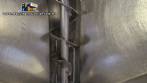 Rosca transportadora helicoidal inclinada com silo em inox