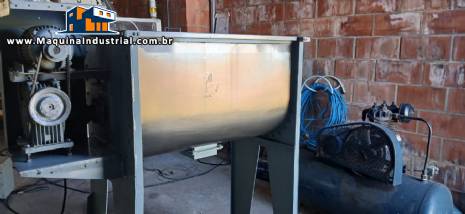 Misturador horizontal em inox com ps raspadores 250 L