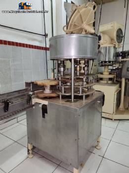 Tampadora automática em inox com 5 bicos Zegla Tampadora automática em inox com 5 bicos Zegla